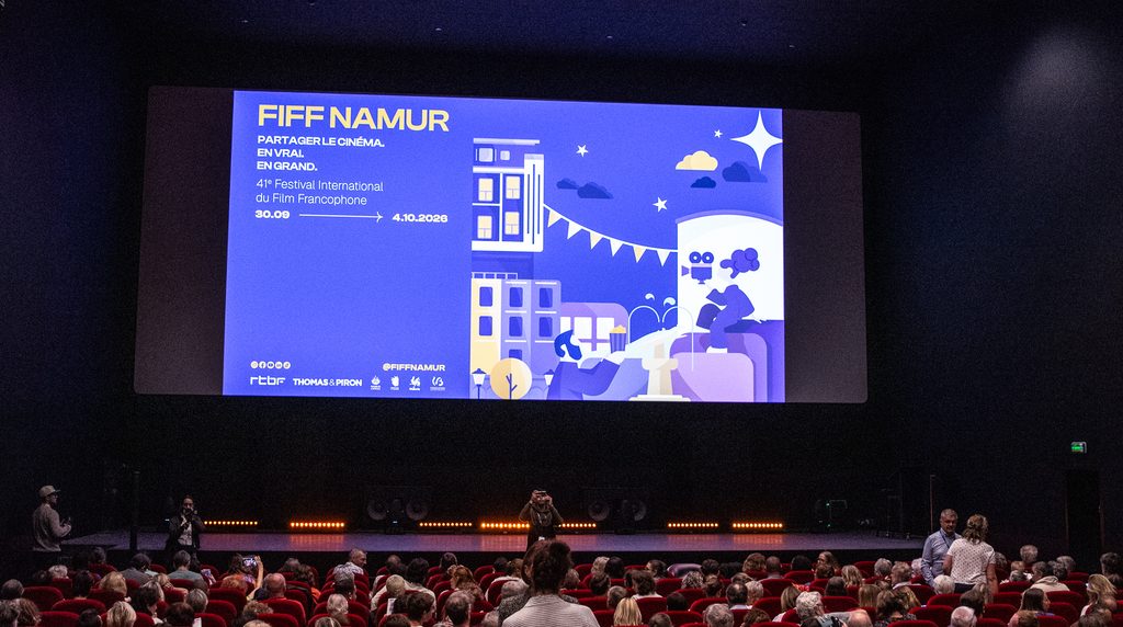 Le public du 41e FIFF Namur devant l'écran aux couleurs du Festival International du Film Francophone 2026